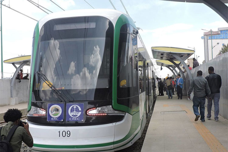Etiopía inaugura el primer ferrocarril eléctrico de África