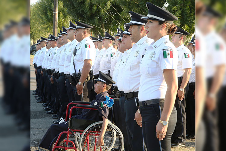 juanito-cumple-seno-de-ser-policia