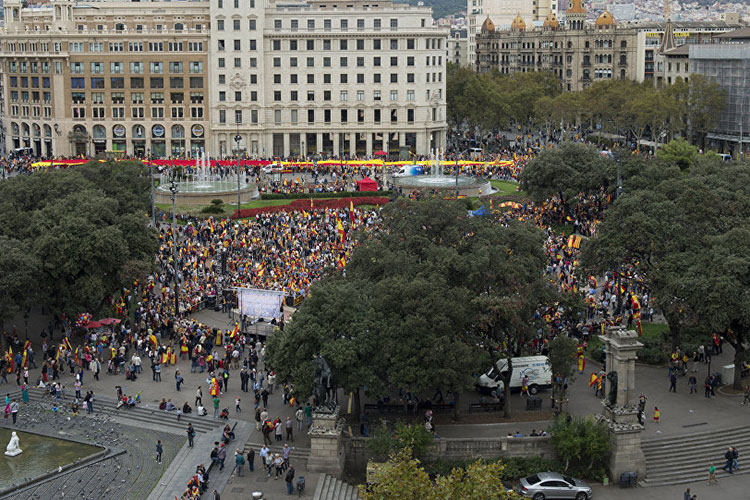 Se manifiestan en Barcelona por la unidad de España