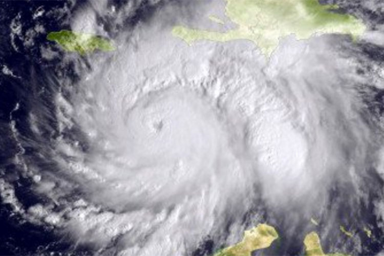 ‘Matthew’ se fortalece hacia su camino a EU