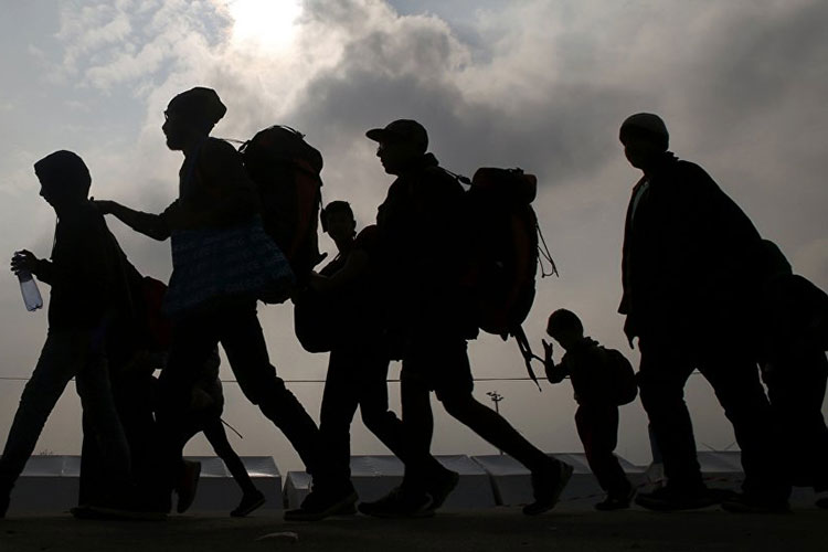 Despliegan policías en Calais ante ola de menores migrantes