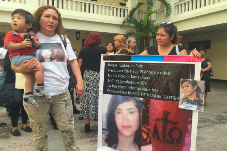 Madres de desaparecidos llegan a Palacio de Gobierno