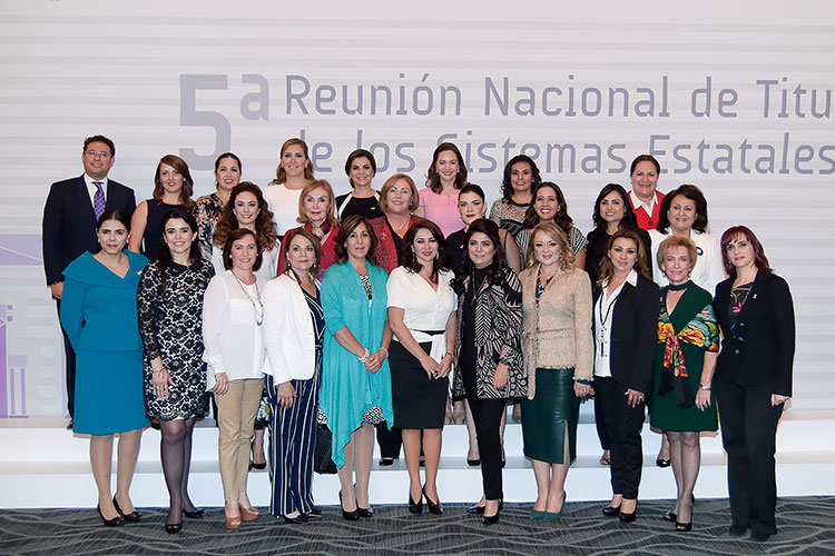Participa Mariana Gómez en la Quinta Reunión de Titulares de los DIF Estatales