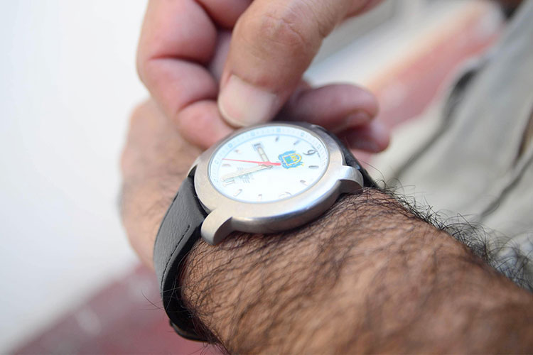 ¡No olvides atrasar tu reloj este domingo!