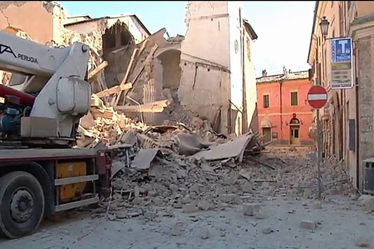 Sismo de 6.6 sacude el centro de Italia, el más fuerte en 30 años