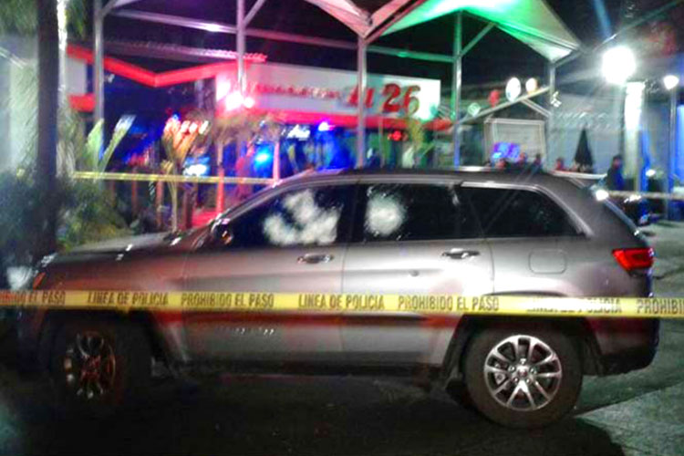 Comando armado ataca a alcalde de Buenavista, durante viaje a Jalisco