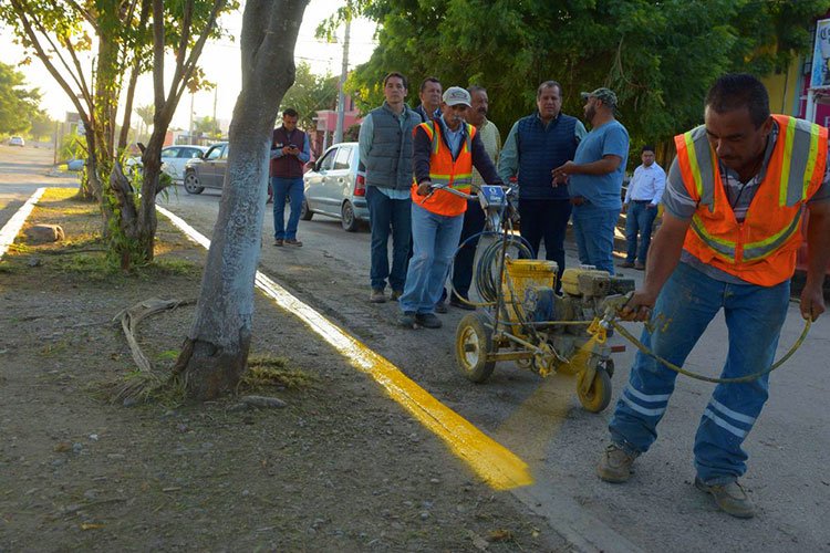 Almaraz arranca agenda supervisando trabajos de limpieza urbana