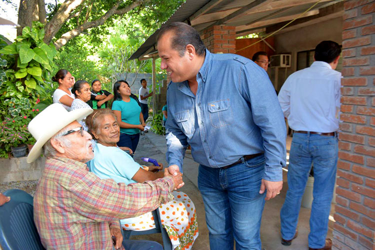 Inicia Almaraz recorrido en Santa Clara