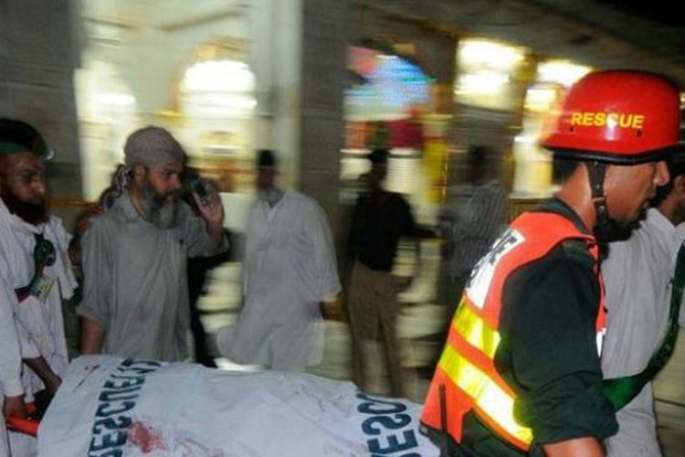 Atentado contra templo en Pakistan suman 35 los muertos