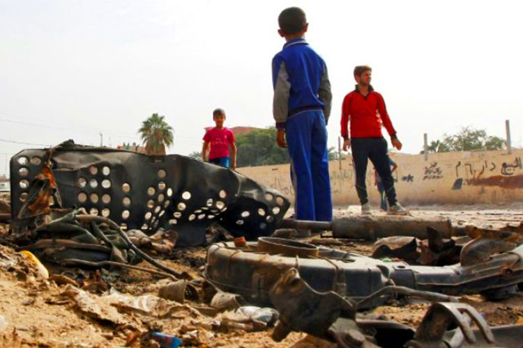 Al menos 70 muertos deja atentado con camión bomba en Irak