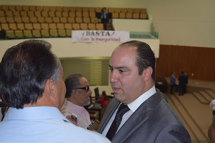 El “Ahí votas por mí” y se fue…