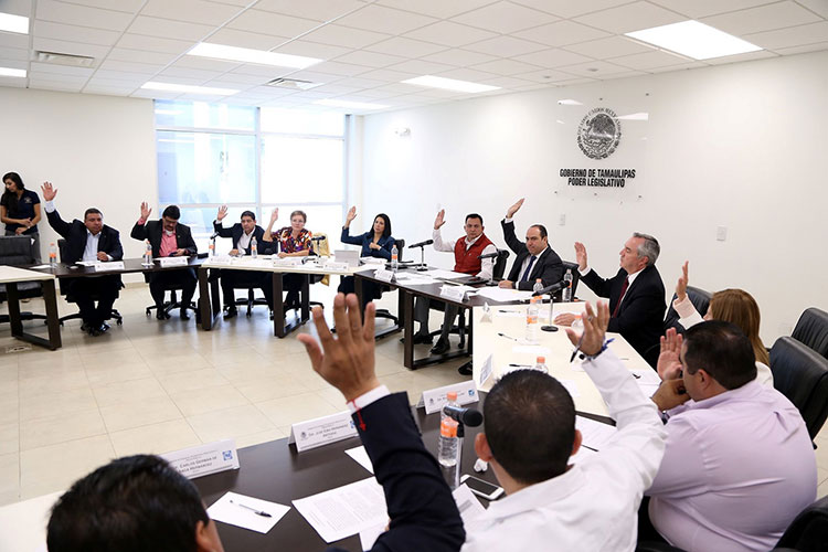Se encamina PAN bajo presión a elección de Consejeros