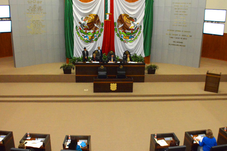 Exigen a Maki Ortiz que responda al Congreso