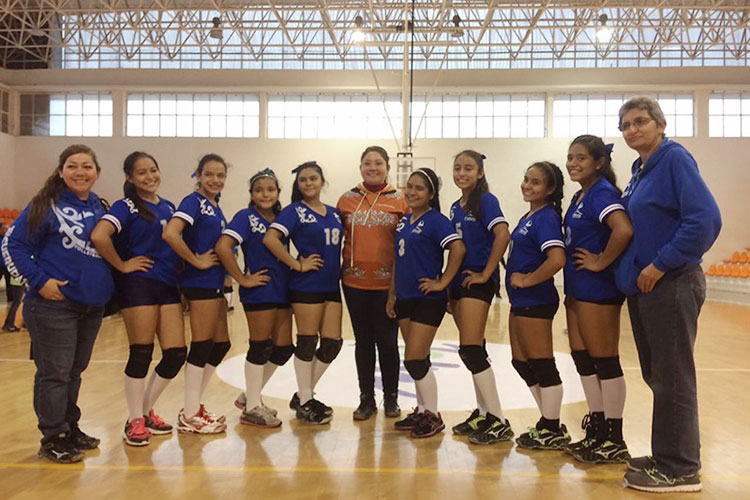 Arrasan Cuerudas y Huevos en el municipal de voleibol