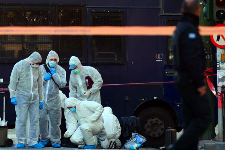 Lanzan granada a embajada de Francia en Grecia