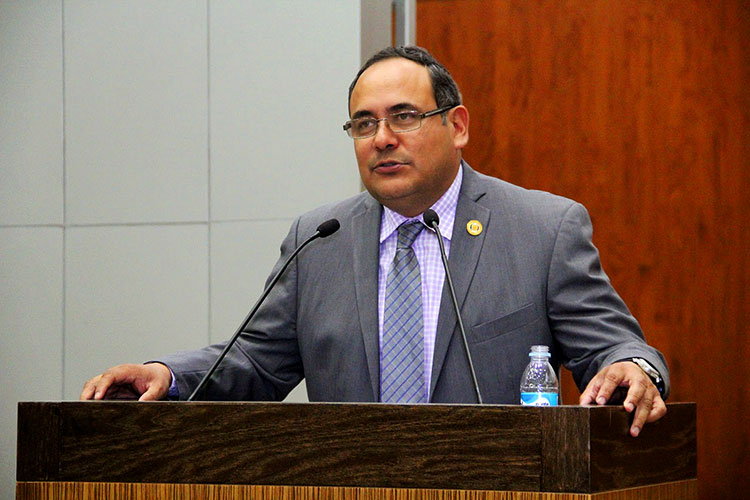 Pide ex legislador a Congreso retirar ley de protección a ex funcionarios