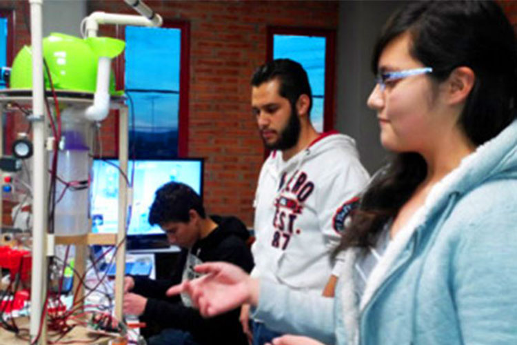 Mexicanos obtienen tercer lugar en concurso de robótica