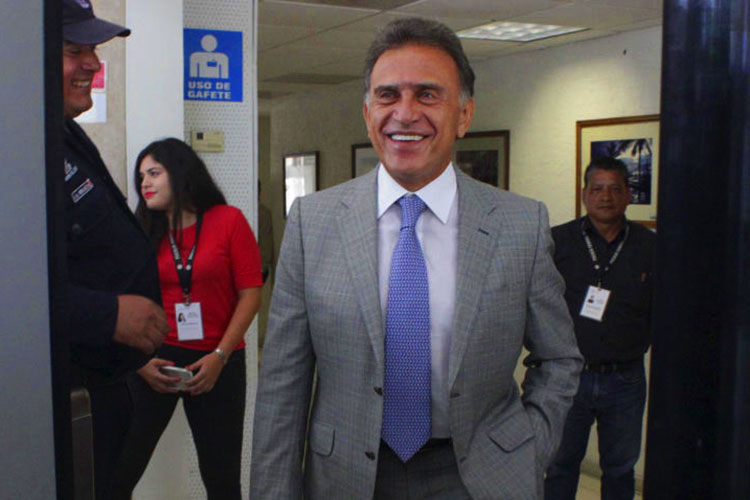 PGR recupera $421 millones de Veracruz; empresas devuelven el dinero