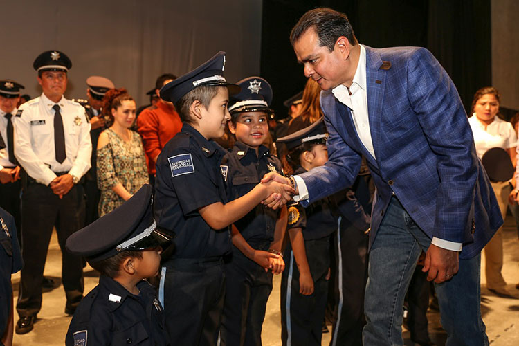 Ante niños enfermos, alcalde reitera impulso a programa de salud