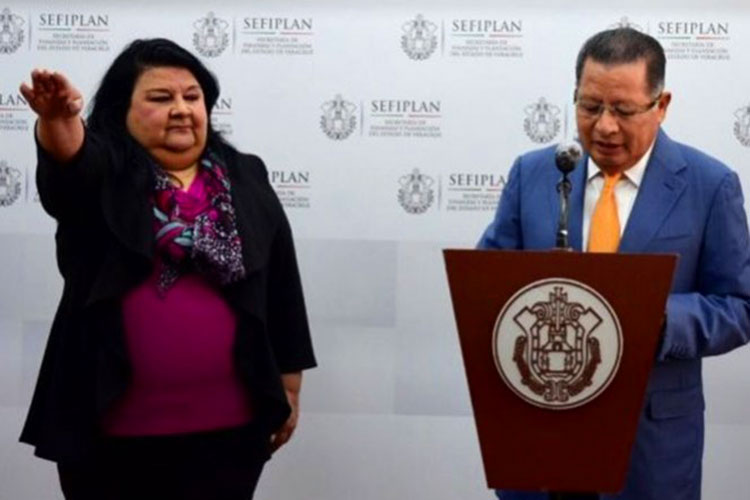 Rinde protesta la nueva secretaria de Finanzas en Veracruz