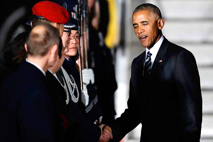 Obama llega a Alemania para despedirse de Merkel
