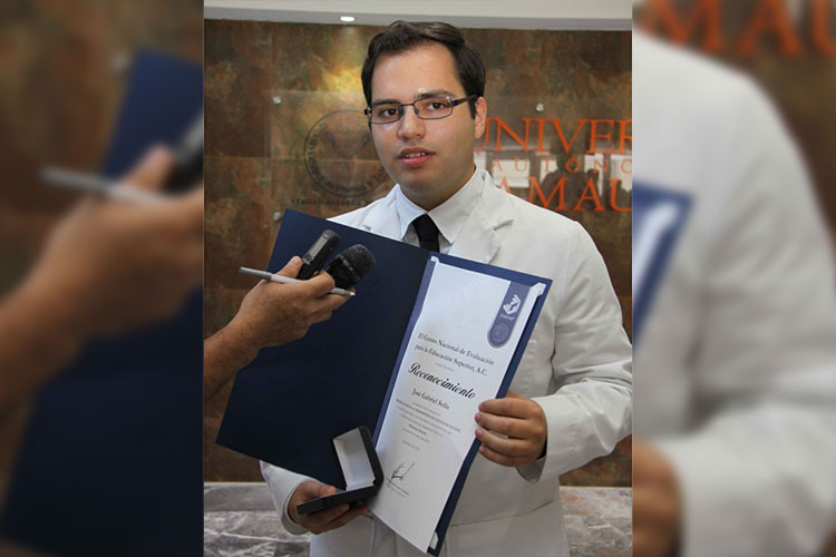 Obtiene Premio Nacional Ceneval egresado de Medicina UAT-Matamoros