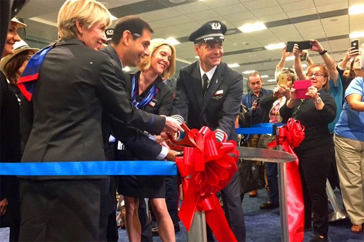 Tras 55 años de bloqueo, despega histórico vuelo Miami-La Habana