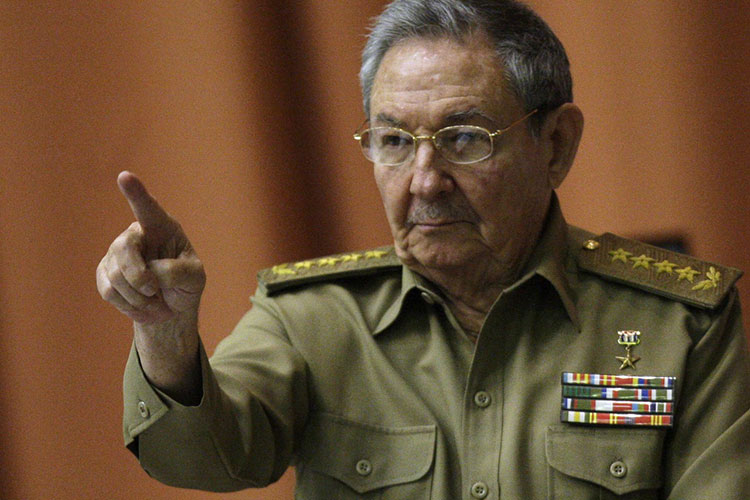 Raúl Castro felicita a Donald Trump por triunfo electoral