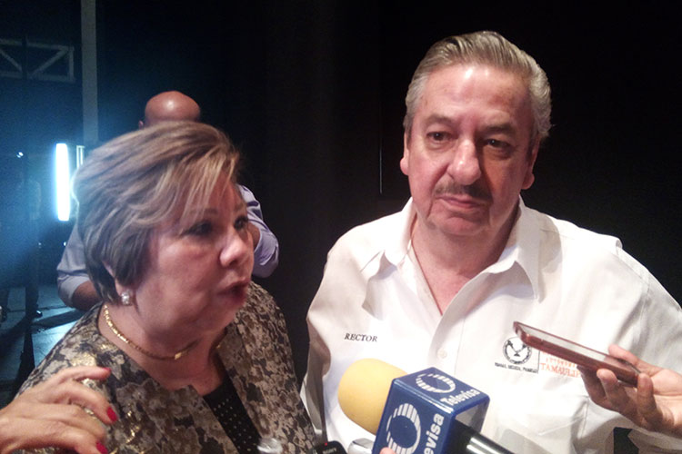 Reclutan del extranjero a egresadas de Enfermería UAT