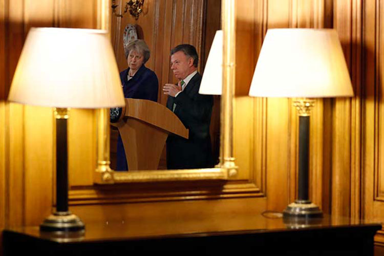 Santos irá a EU a revisión médica ante posible reaparición de cáncer