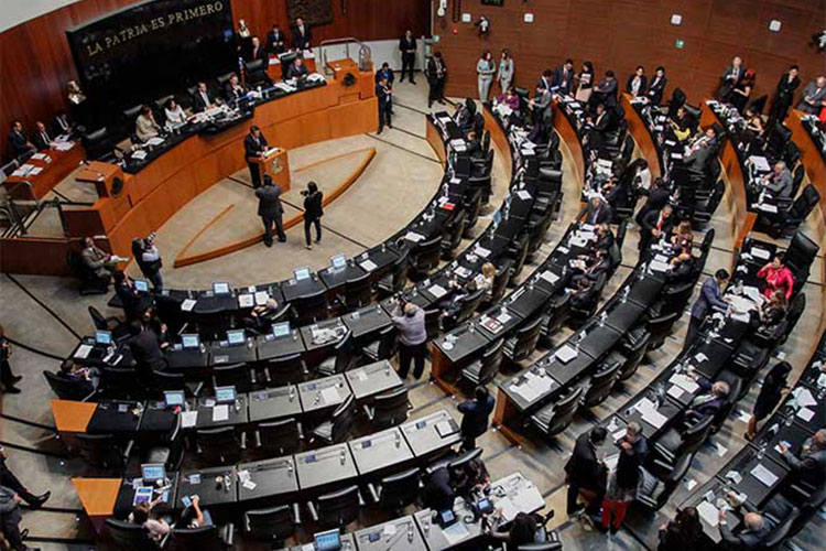 Senado recibe iniciativa para que procurador no sea en automático fiscal General