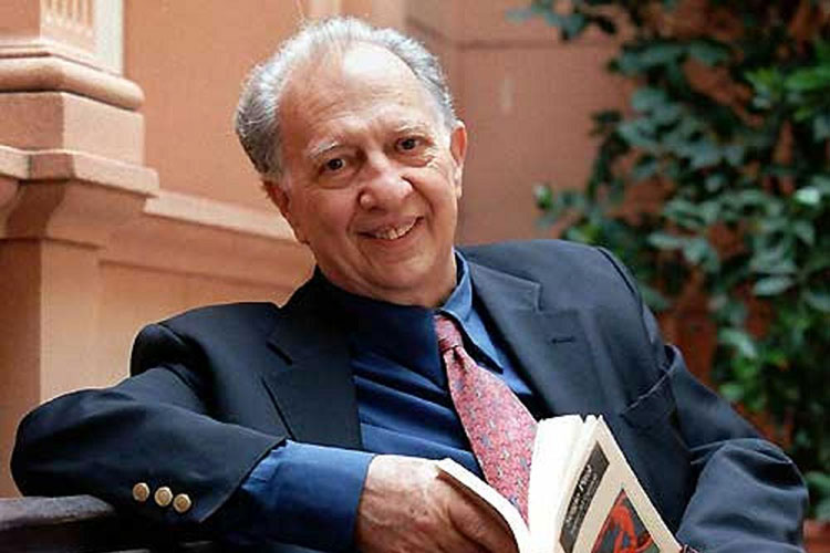 Hospitalizan al escritor Sergio Pitol; lo reportan grave