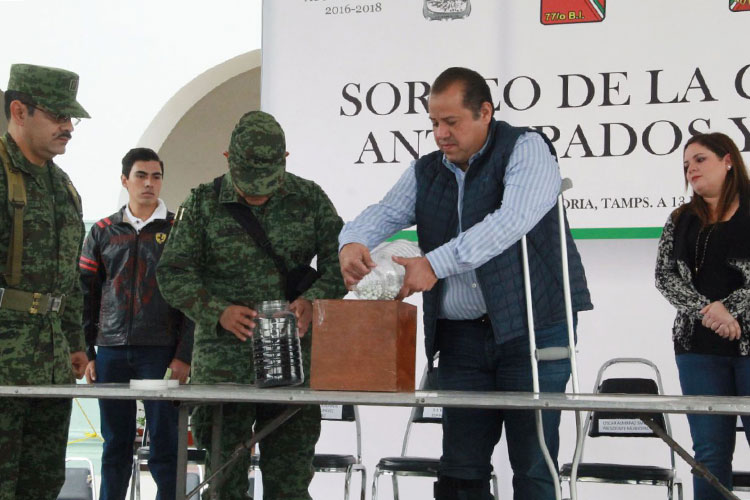 Encabeza Almaraz sorteo de servicio militar