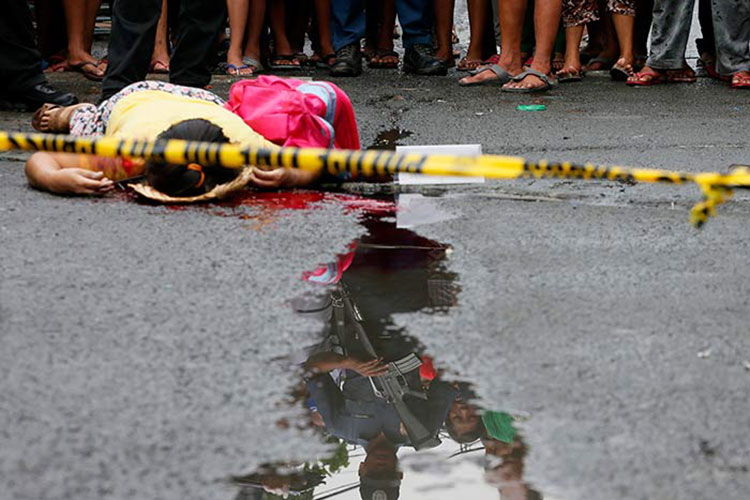 Presidente de Filipinas confiesa asesinatos; podría ser destituido