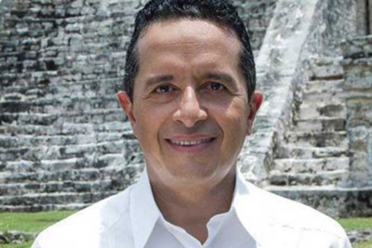 Carlos Joaquín denuncia a 7 funcionarios de Borge por más de 2 mmdp