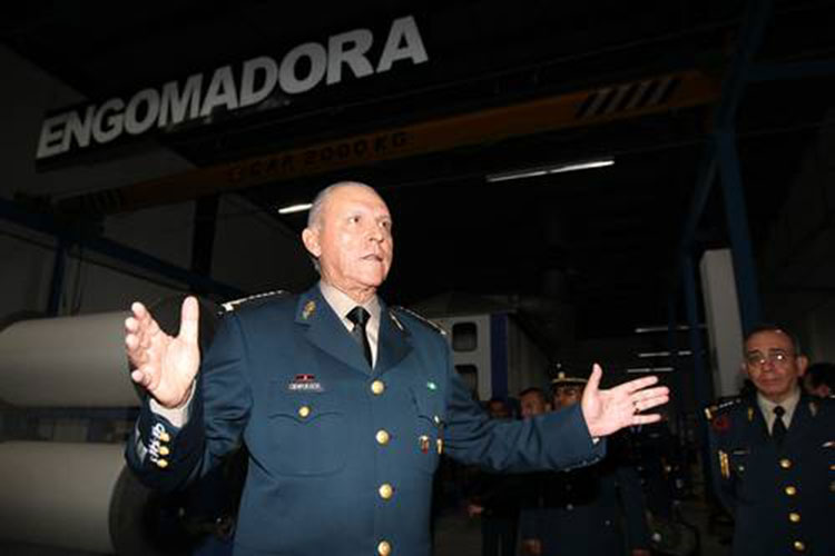 Exige Cienfuegos regularizar función de las fuerzas armadas