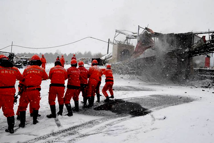 Mueren 17 mineros en una explosión en China