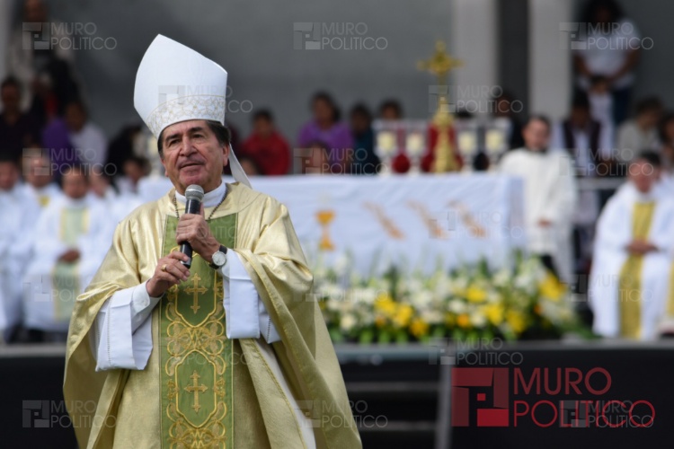 Iglesia ve la biblia como la mejor arma contra inseguridad