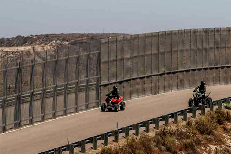 Rescatan a 32 migrantes escondidos en un tráiler en Tamaulipas