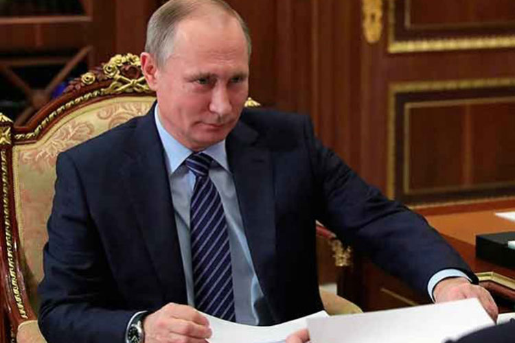 Acusan que Putin dirigió personalmente el hackeo contra Clinton
