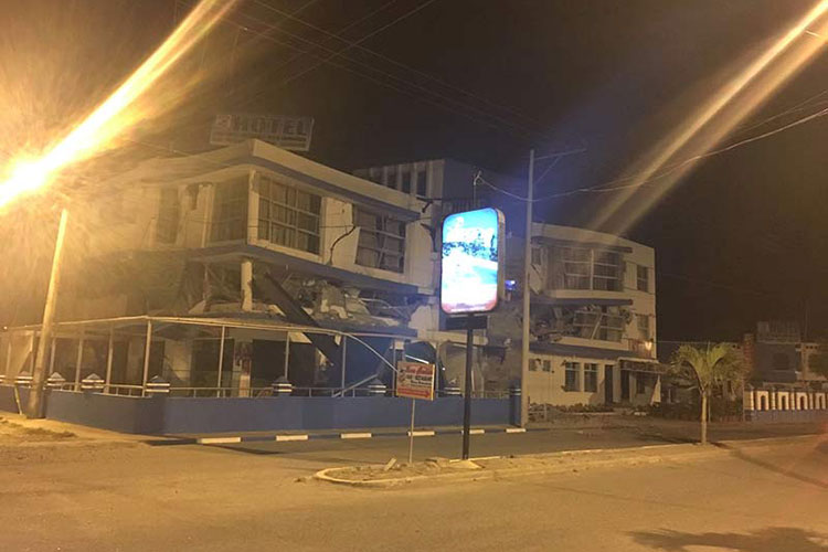 Al menos un muerto y daños materiales por cadena de sismos en Ecuador