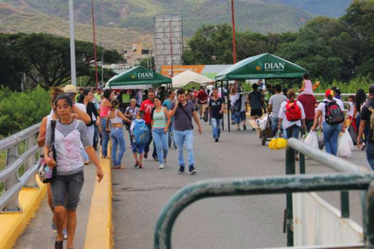 Reabren la frontera Venezuela-Colombia