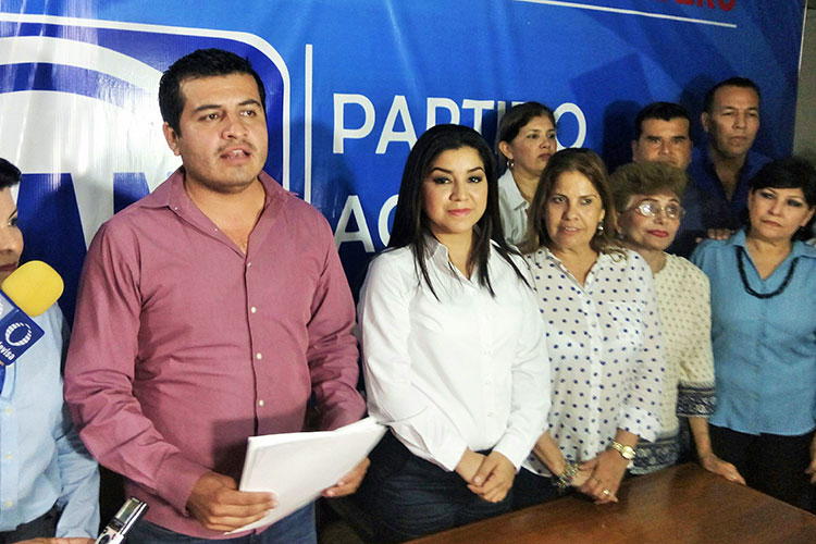Esther Lozano se registra para buscar dirigir el PAN en Madero