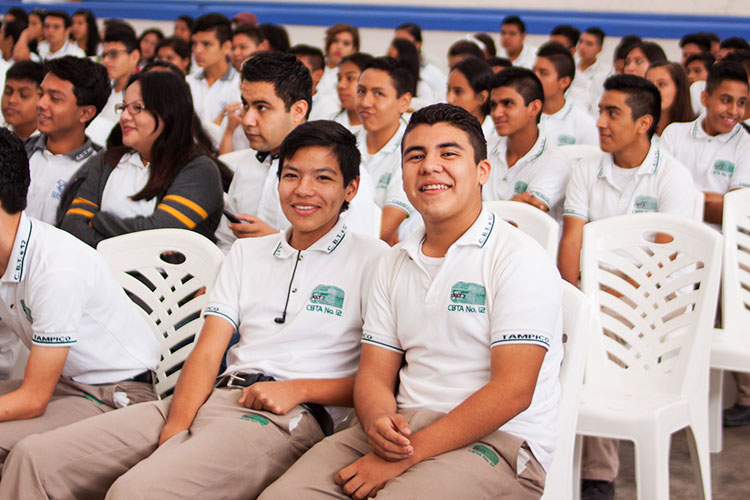 Jóvenes Tamaulipas va en  busca de la felicidad