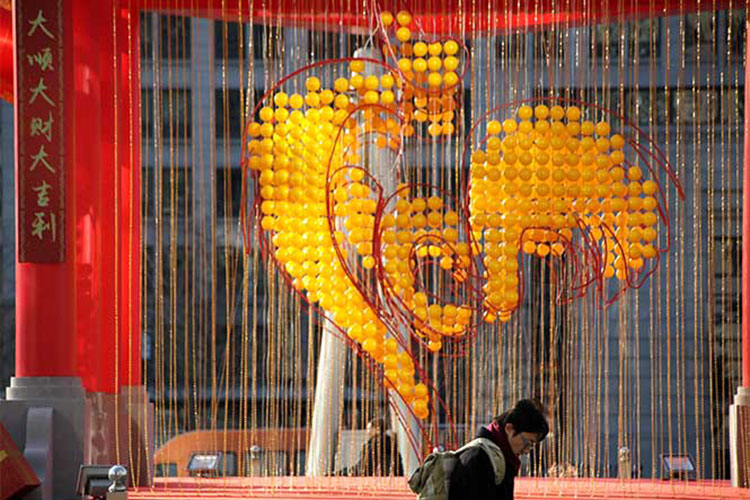 China recibirá al Año Nuevo del Gallo con menos pólvora
