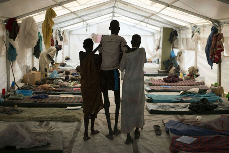 Al menos 236 muertos por bombardeo en campo de Nigeria