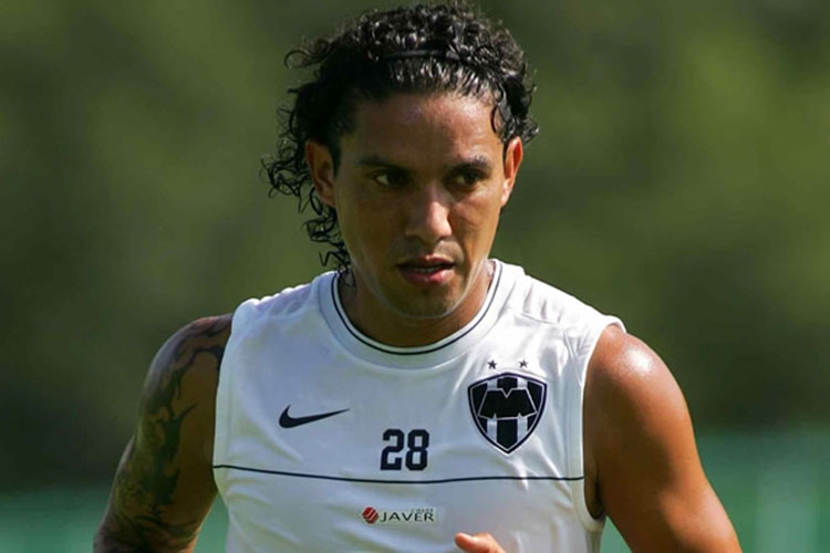 Denuncian al “Cabrito” Arellano por presuntamente abusar de su sobrina