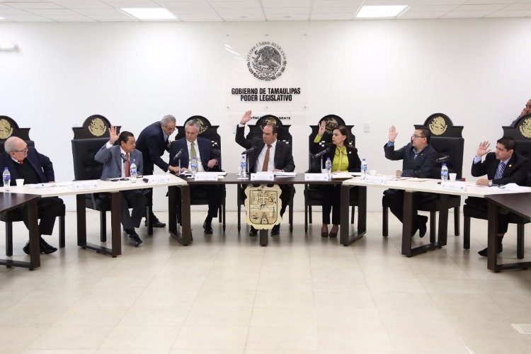 Congreso exhorta a EPN reducir el IEPS para bajar combustibles