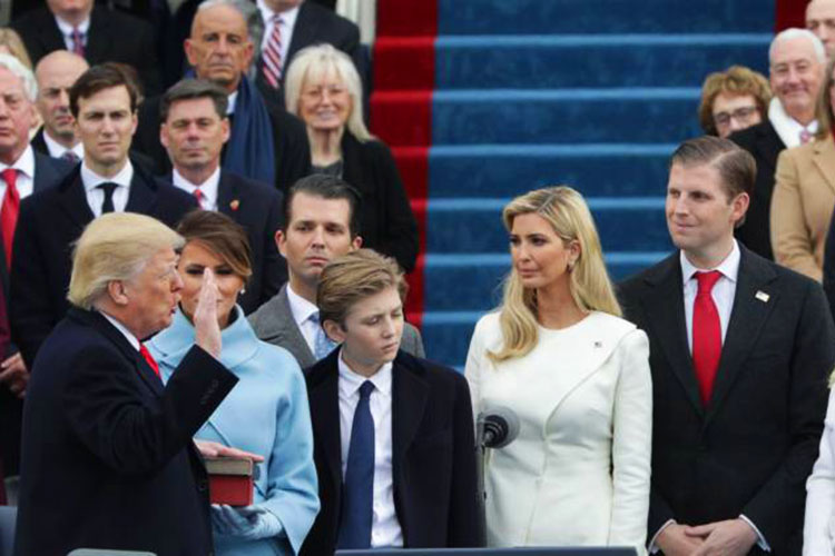 Donald Trump toma protesta como Presidente de EU