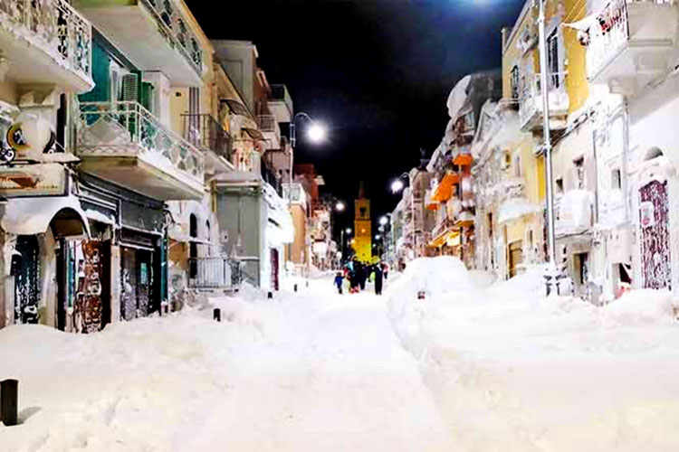 Europa bajo la nieve; más de 20 muertos por el frío